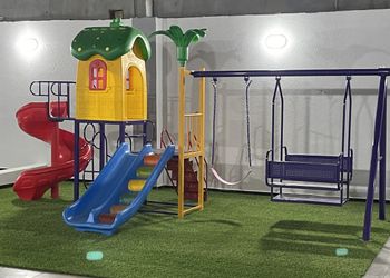 استراحة بمجالس وملحق خارجي 