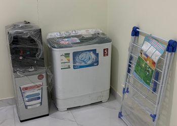 شقة بغرفتين نوم وصالة 