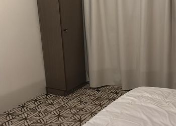 شقة بغرفة معيشة وغرفتين نوم 