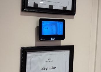 شقة بغرفة معيشة وغرفتين نوم 