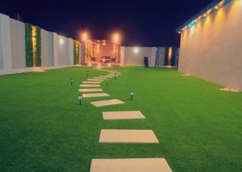 استراحة بمسطح أخضر و العاب اطفال