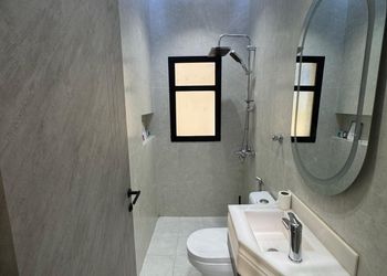 شقة بغرفة معيشة وغرفة نوم 