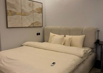 استديو بسرير ماستر