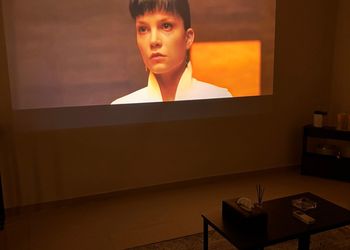 شقة سينمائية بدخول ذاتي