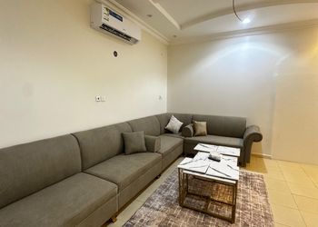 شقة بغرفة معيشة وغرفتين نوم 