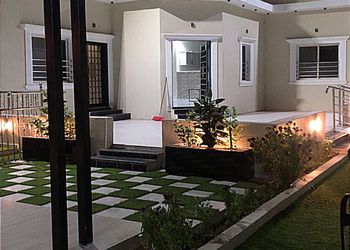 استراحة بمسبح بألعاب مائيه 