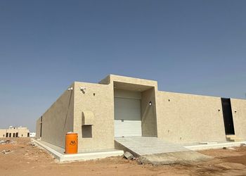 دور بصالة مريحة وغرفة نوم 