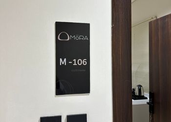 استديو بسرير ماستر وأثاث مريح 