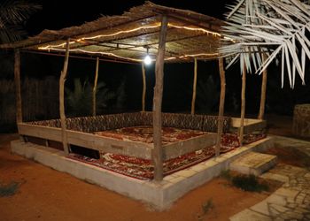مزرعه بجلسات خارجيه وبيت شعر 