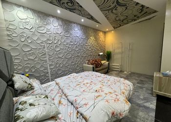 شاليه بصالة مطلة على المسبح 