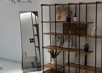 استديو بتصميم هادئ وسرير مريح 