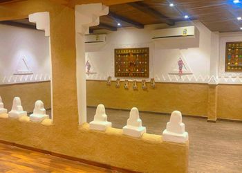 مزرعة بمناظر خلابة وجلسة خارجية 