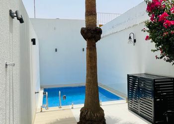 شاليه بمسبح خارجي و جلسة