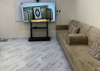 شاليه بجلسة خارجية وغرفة نوم 