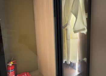 استديو هادئ بسرير ماستر