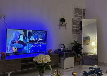 استديو بسرير ماستر وجلسة 