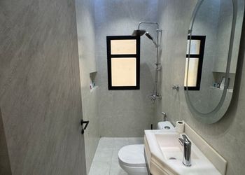 شقة بغرفة معيشة وغرفة نوم 