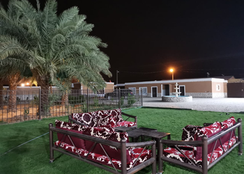 استراحة بمجلس وبيت شعر ومسبح 