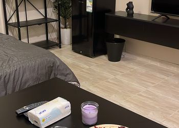 استديو بسرير ماستر وجلسة جانبية