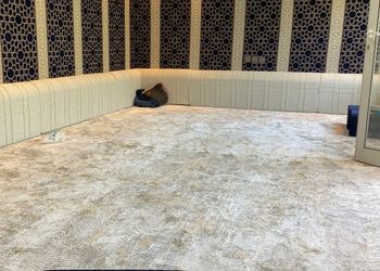 مزرعة  بمسطح اخضر ومجلسين