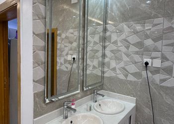 استراحة بمجالس واسعة وفناء خارجي