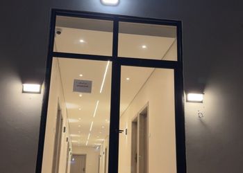 استديو بسرير ماستر وأثاث مريح 