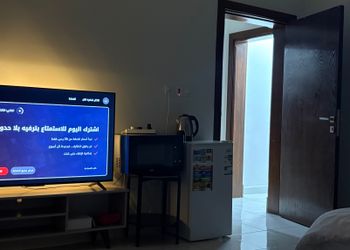 استديو بسرير ماستر وأثاث مريح 