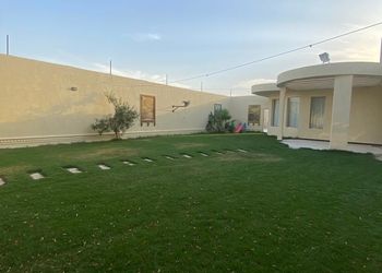 شاليه بمسبح وألعاب مائية