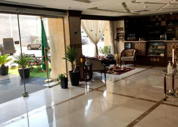 استديو بأثاث مريح وبسيط 