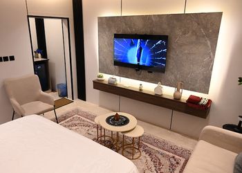 استديو بأثاث مريح وبسيط 