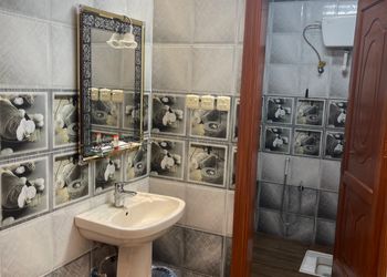 استديو هادئ بسرير ماستر 