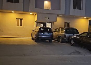 شقة بغرفة سينما وغرفتين نوم 