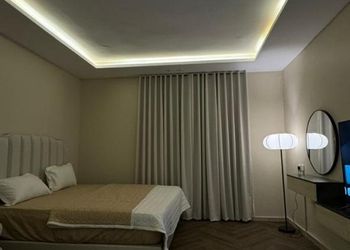 استديو بسرير ماستر وجلسة جانبية 