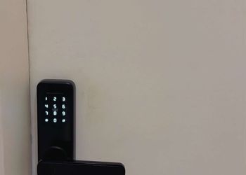 استديو بسرير ماستر وجلسة جانبية 