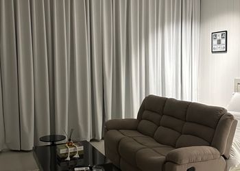 استديو بسرير ماستر وجلسة جانبية