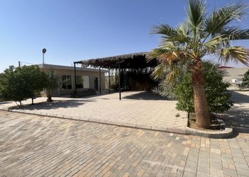 استراحة بمجلس فخم وخيمة 