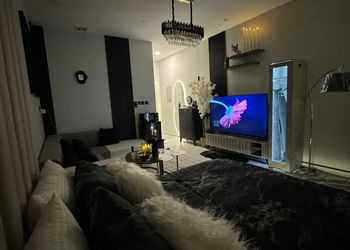 استديو هادئ بدخول ذاتي 