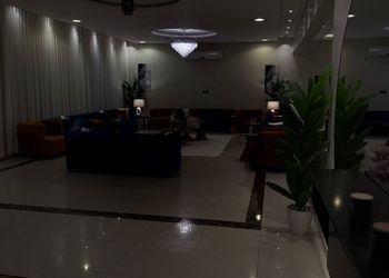 شاليه بألعاب مائية وجلسة 
