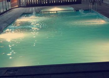 استراحة بركن شواء ( مسبح مفرغ)