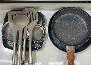 شقة بغرفة معيشة وغرفتين نوم 