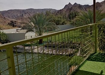 استراحة بإطلالة جبلية ومسطح أخضر