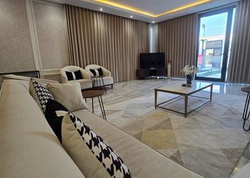 شاليه بألعاب مائية ومسبح