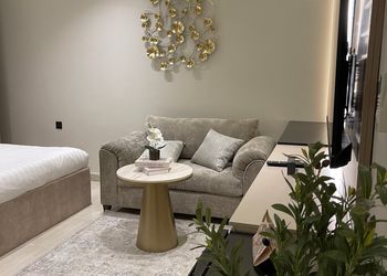 استديو بسرير ماستر وجلسة جانبية