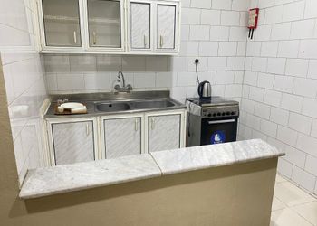 استديو بسرير ماستر وأثاث مريح 