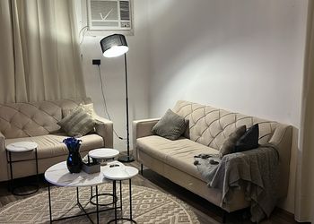 استديو بسرير ماستر وجلسة جانبية