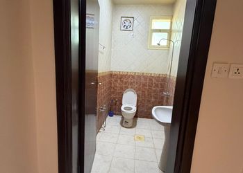 شقة بغرفة معيشة وغرفة نوم 