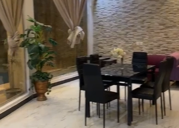 شاليه بمجلس ومسبح خارجي 