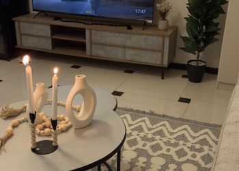 استوديو بجلسة جانبية ودخول ذاتي