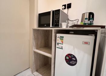 استديو بأثاث مريح وبسيط 44