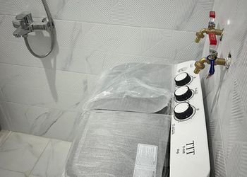 استديو بسرير ماستر وجلسة مريحة 